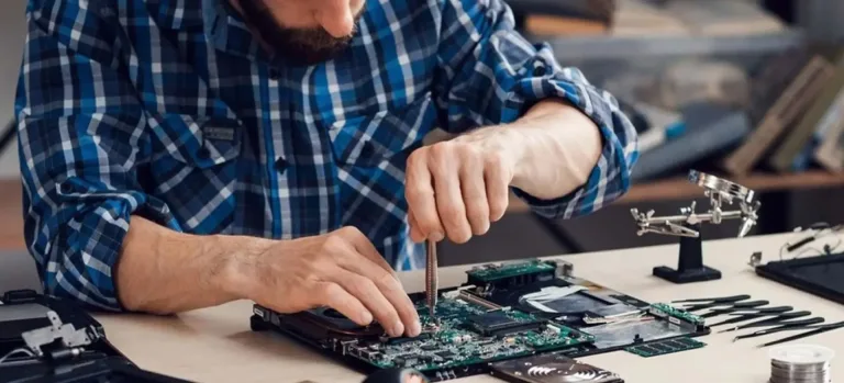 Reparatieservice van Veenstra IT