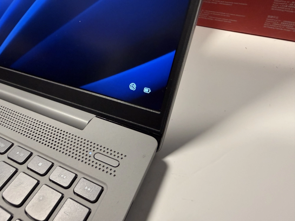 Reparatie van een laptopscharnier bij Veenstra IT