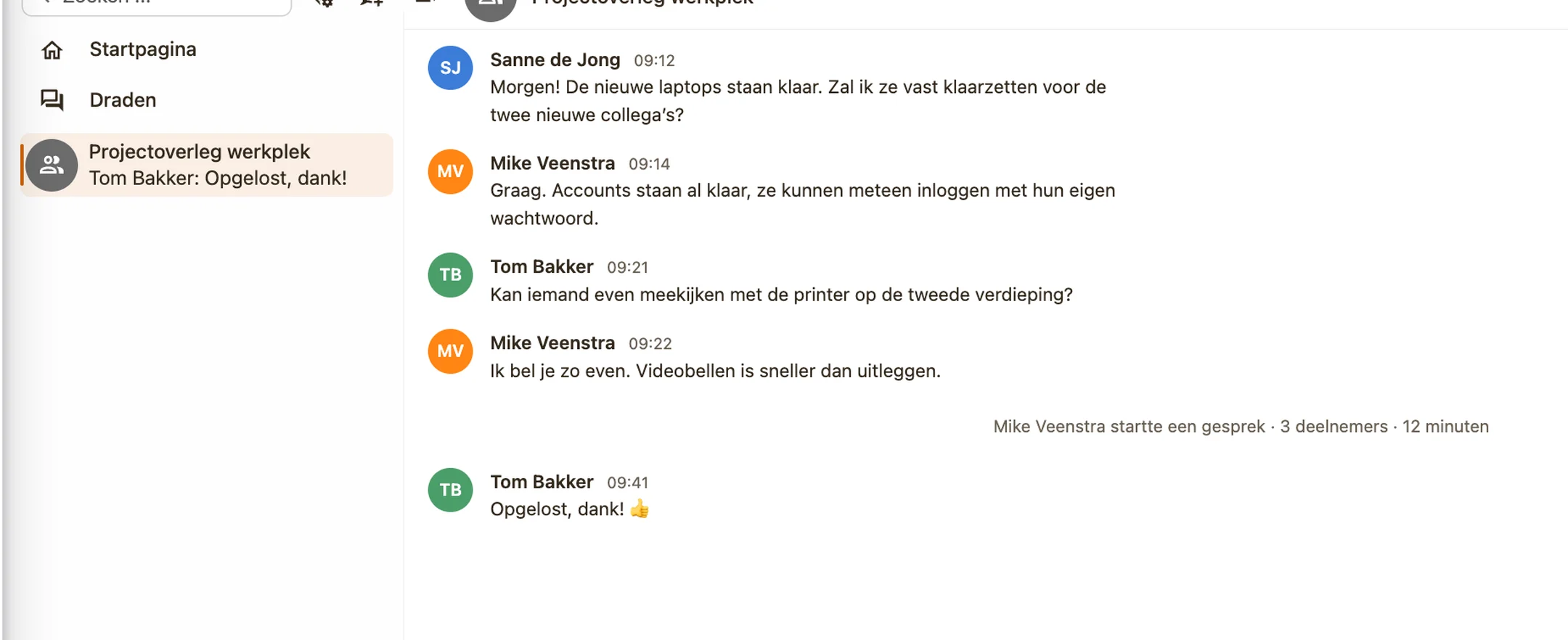 Groepsgesprek in Nextcloud Talk binnen de Veenstra IT Werkplek, met chat en een knop om direct te videobellen